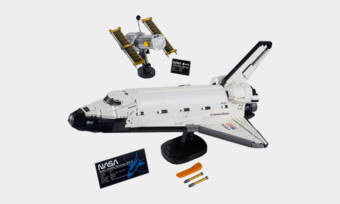 LEGO-NASA-Space-Shuttle-Discovery-Kit-1